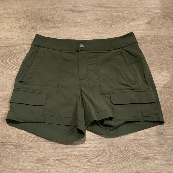 Athleta Pants - Athleta Green Cargo Shorts Size 8
